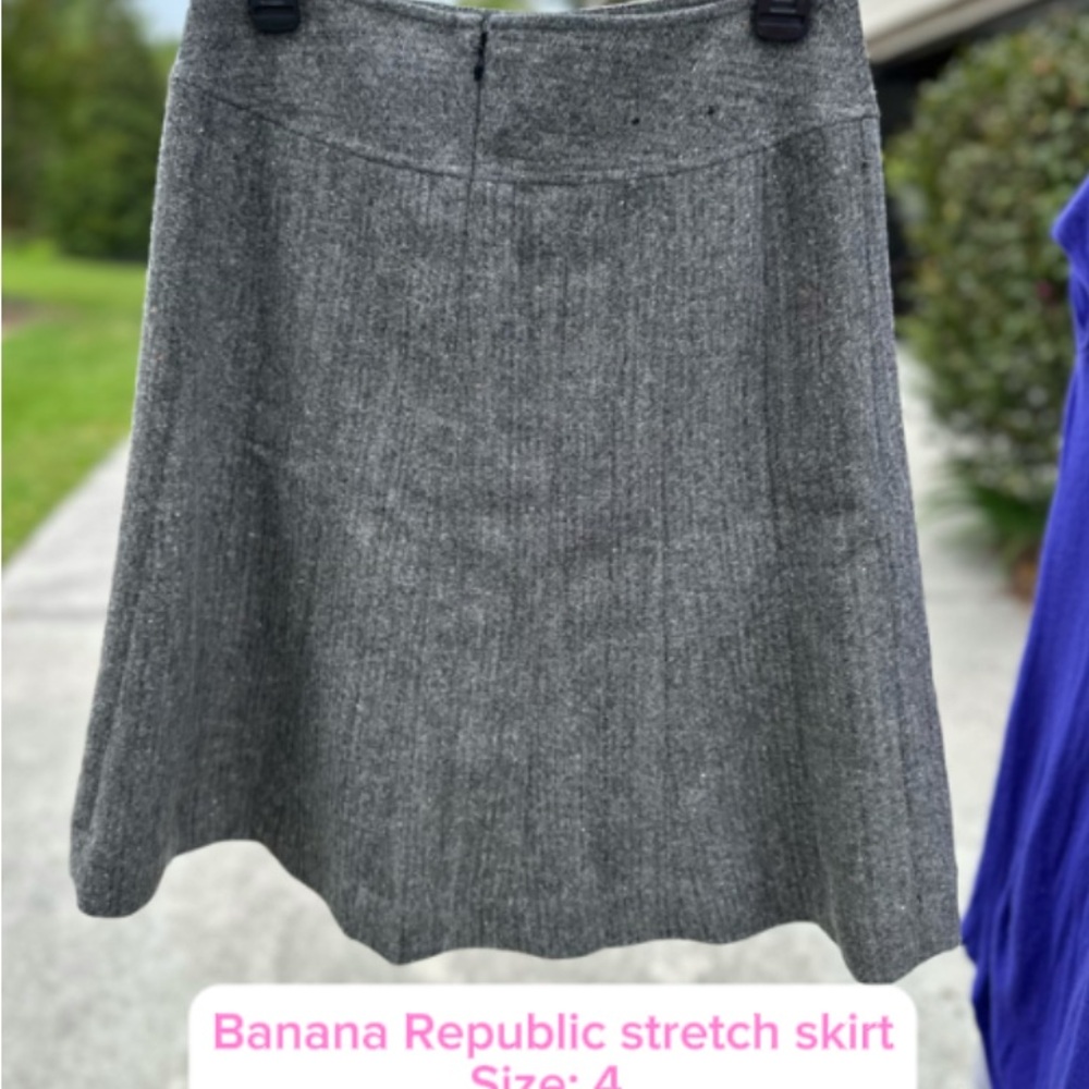 Banana Republic Gray A-Line Knee-Length Skirt